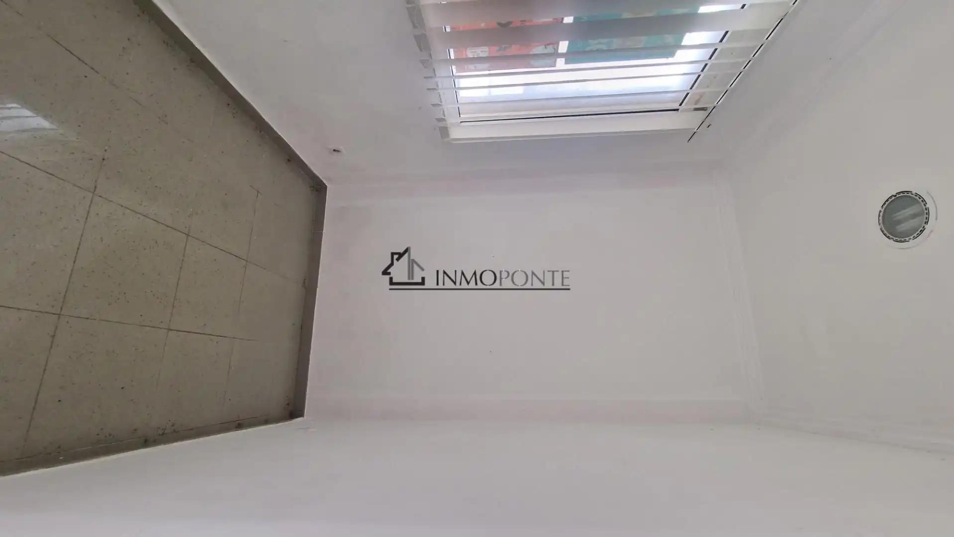 Dormitori de Local de lloguer en Pontevedra Capital 