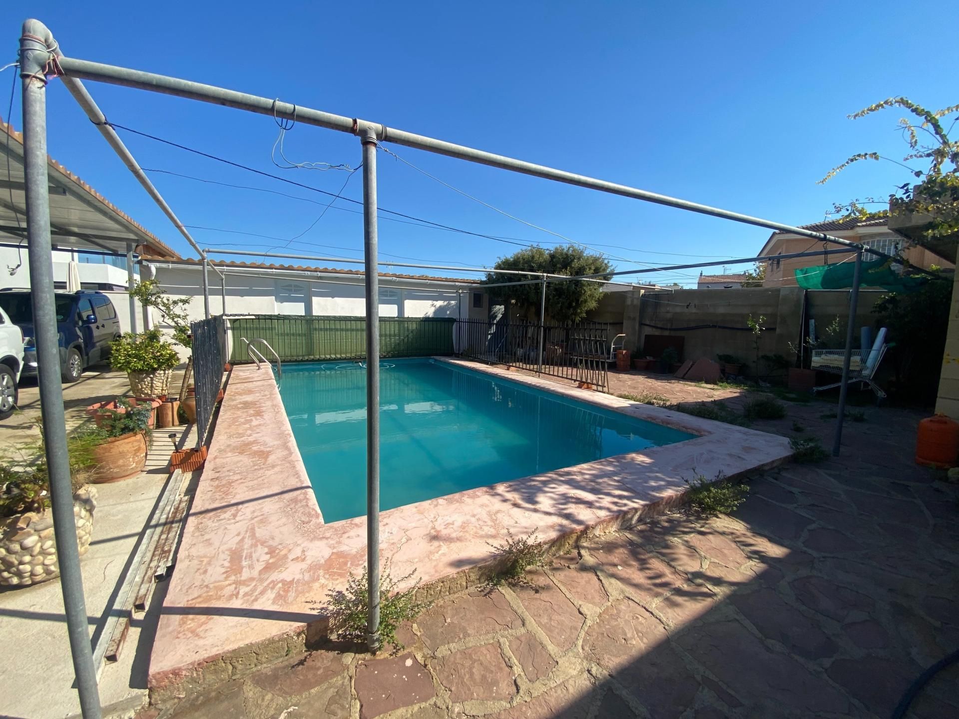 Swimming pool of House or chalet for sale in Torrent  with Air Conditioner, Heating and Terrace