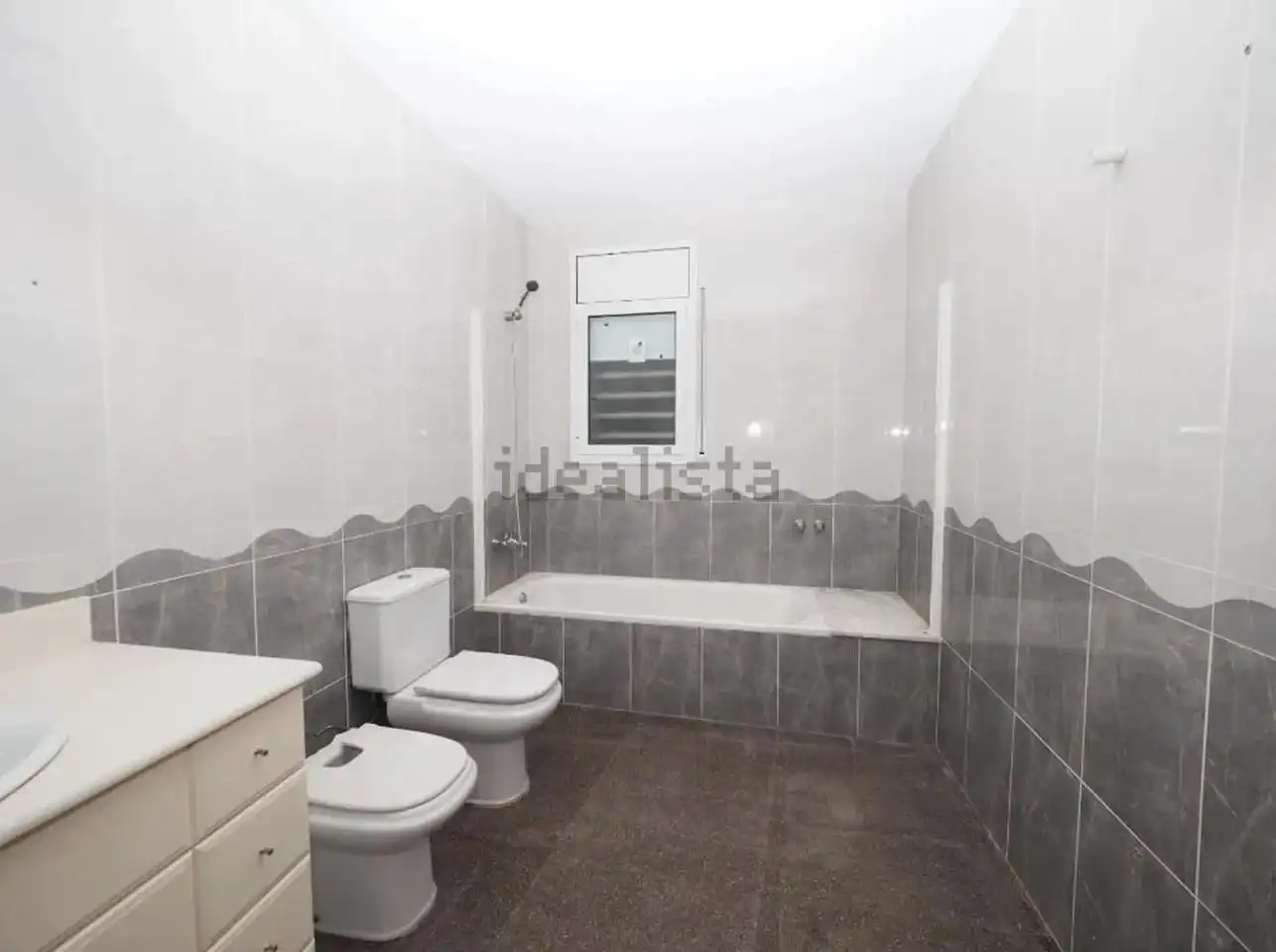 Bany de Casa o xalet en venda en Cubelles amb Jardí privat i Terrassa