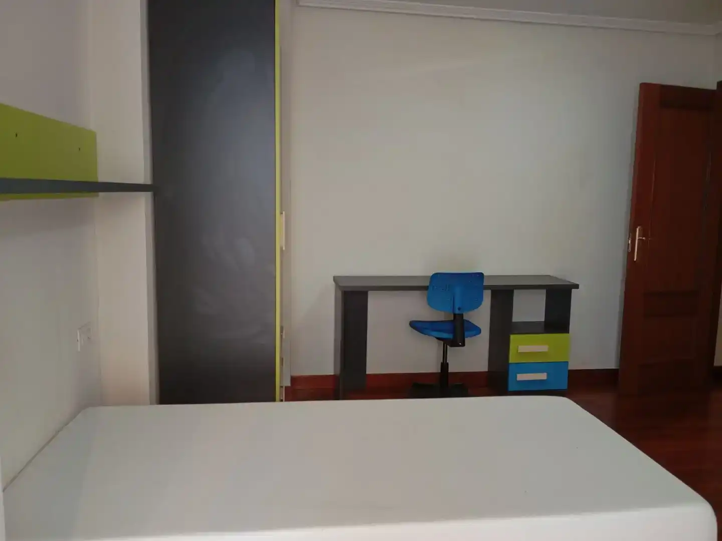 Dormitori de Pis en venda en Ampuero amb Balcó