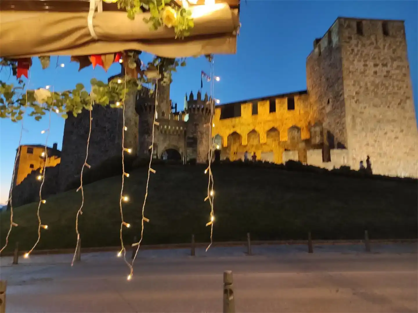 Casa o xalet en venda en Ponferrada amb Parquet, TV i Balcó