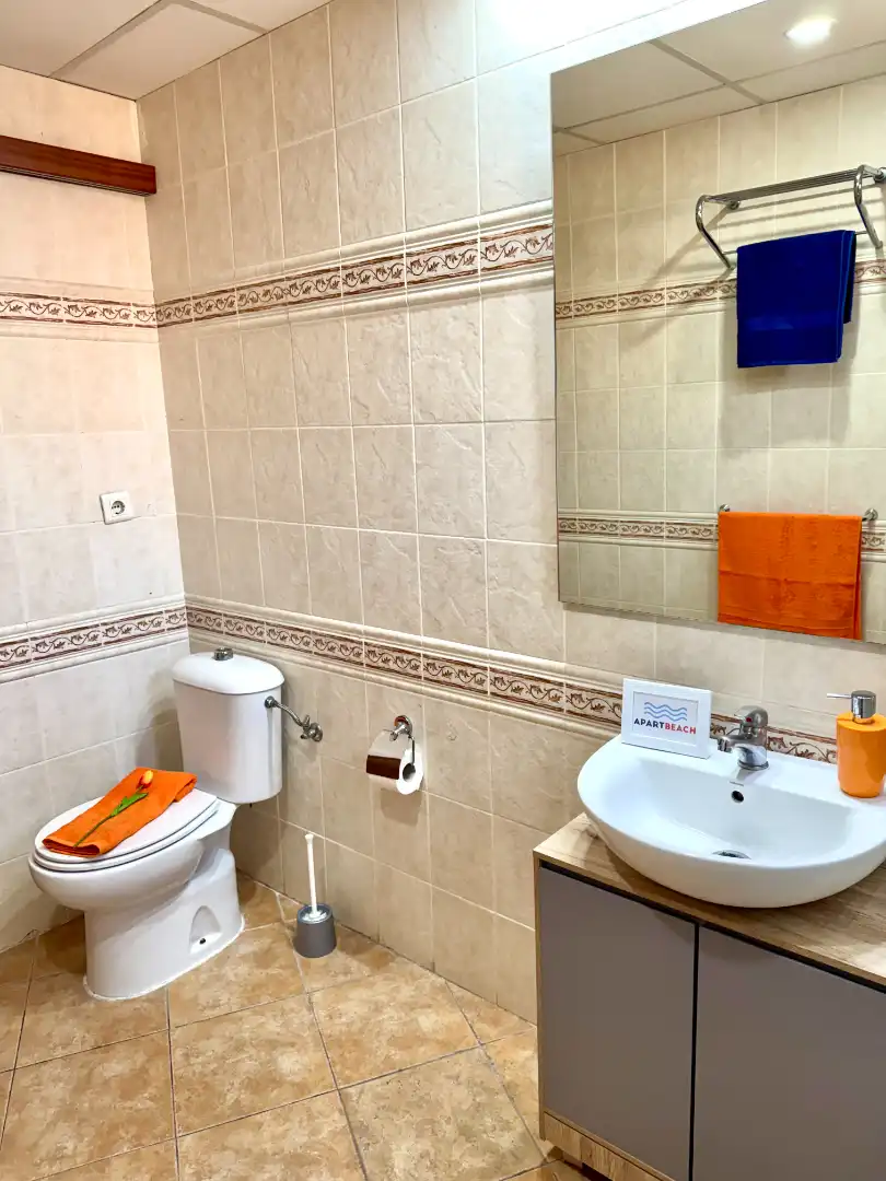 Baño de Apartamento de alquiler en Salou con Terraza, Amueblado y Horno