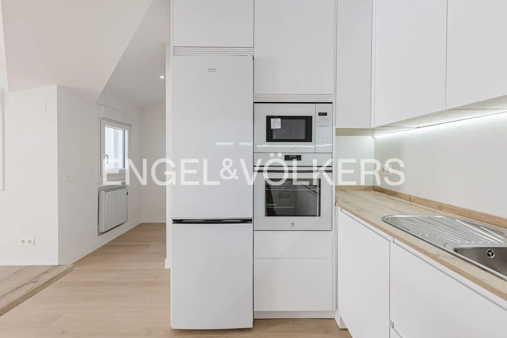 Kitchen of Attic for rent in Madrid  with Heating and Terrace