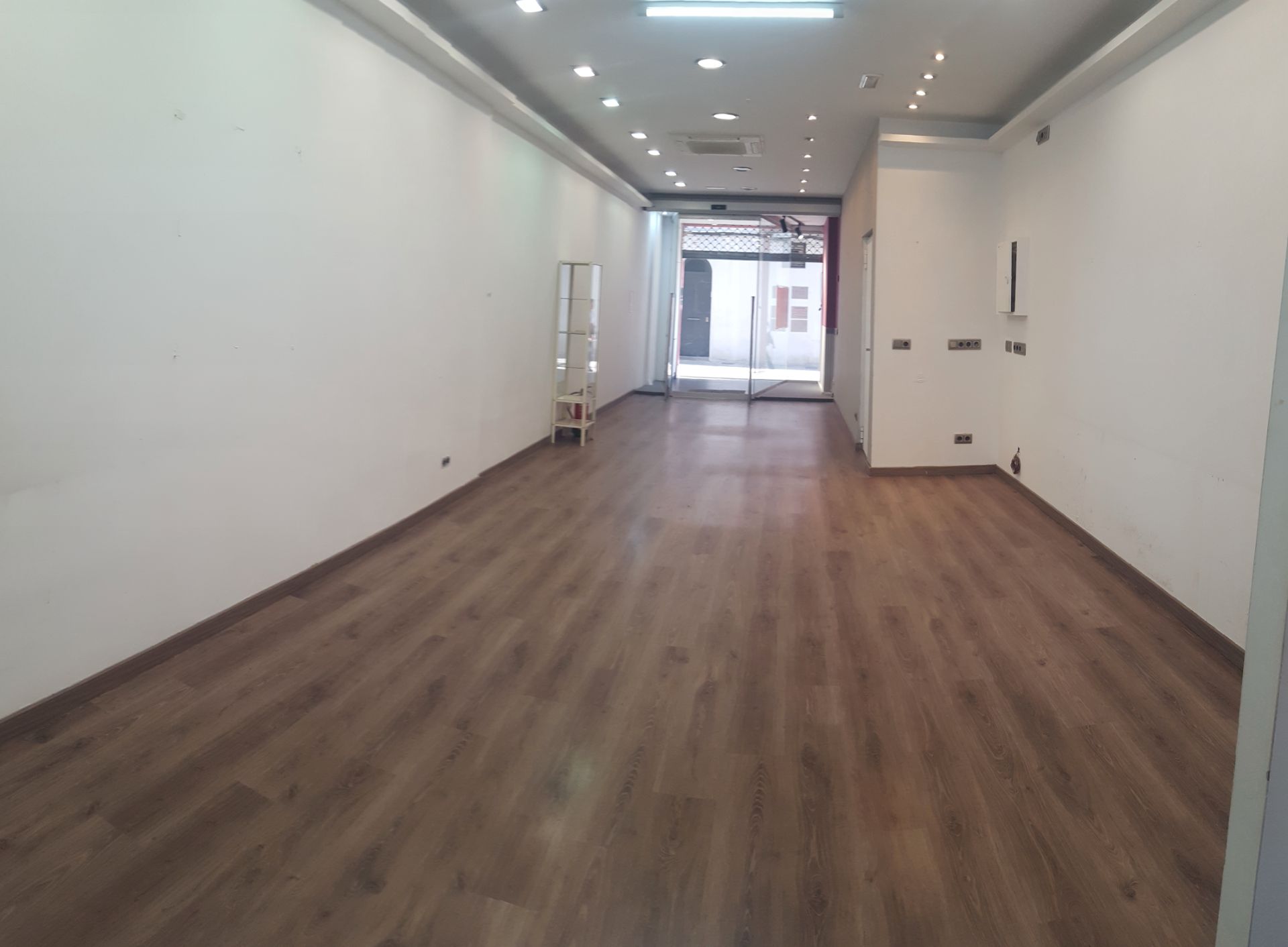 Premises to rent in Badalona  with Air Conditioner, Heating and Terrace