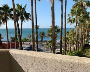 Vista exterior de Apartament en venda en Benalmádena amb Aire condicionat, Terrassa i Piscina