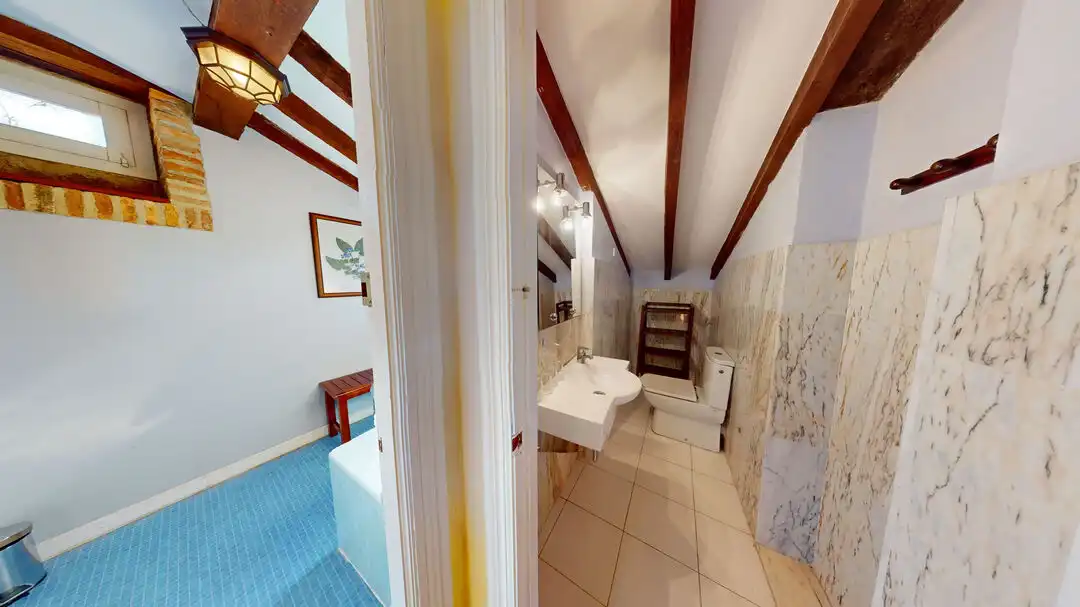Baño de Dúplex en venta en Santillana del Mar