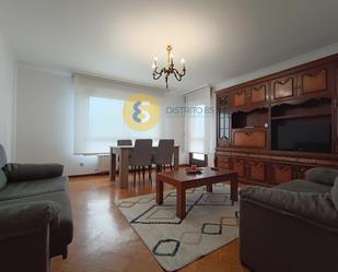Sala d'estar de Pis de lloguer en Vigo  amb Calefacció, Parquet i Terrassa