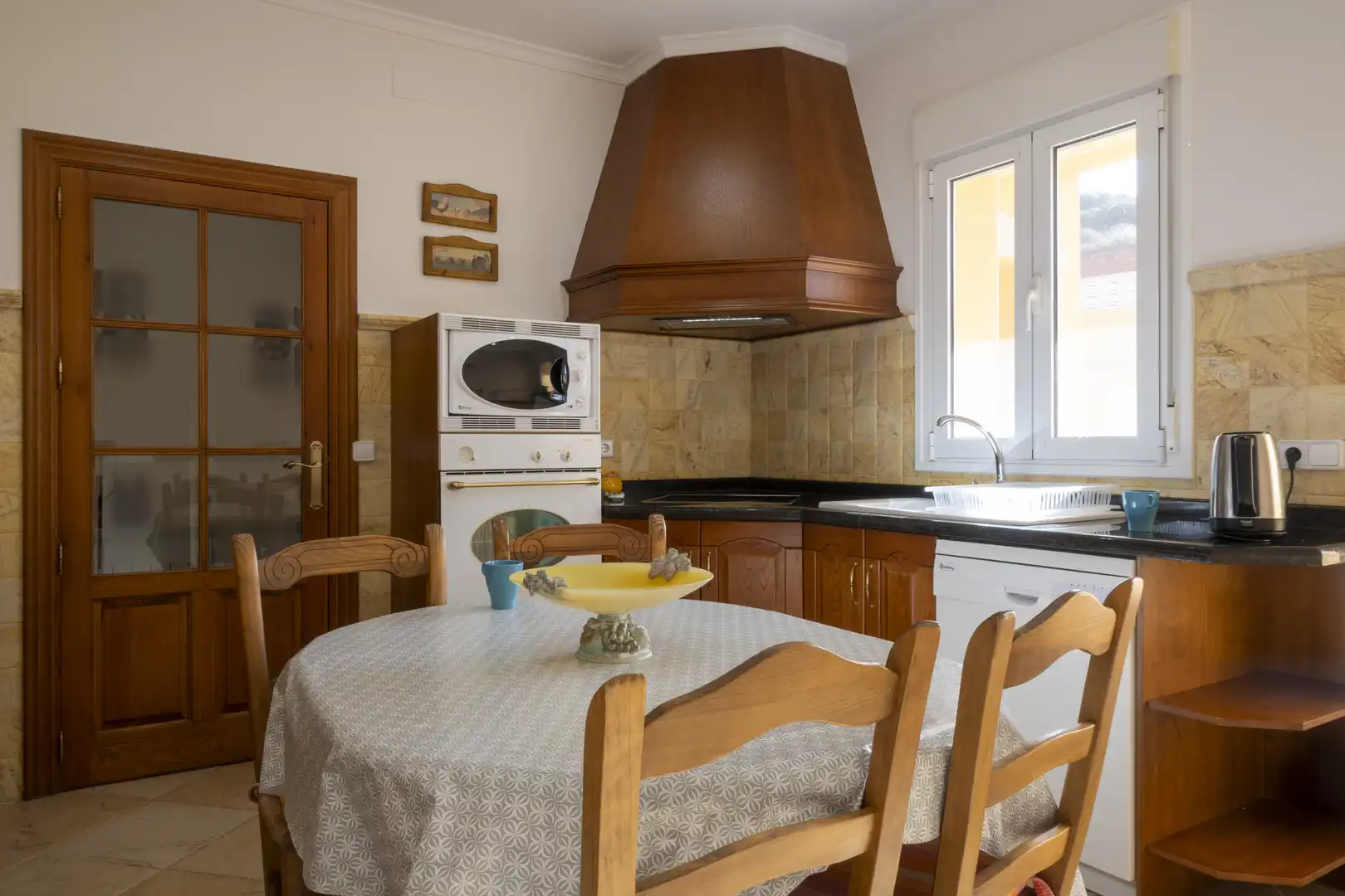 Cocina de Casa o chalet en venta en Ruidera con Aire acondicionado, Calefacción y Jardín privado