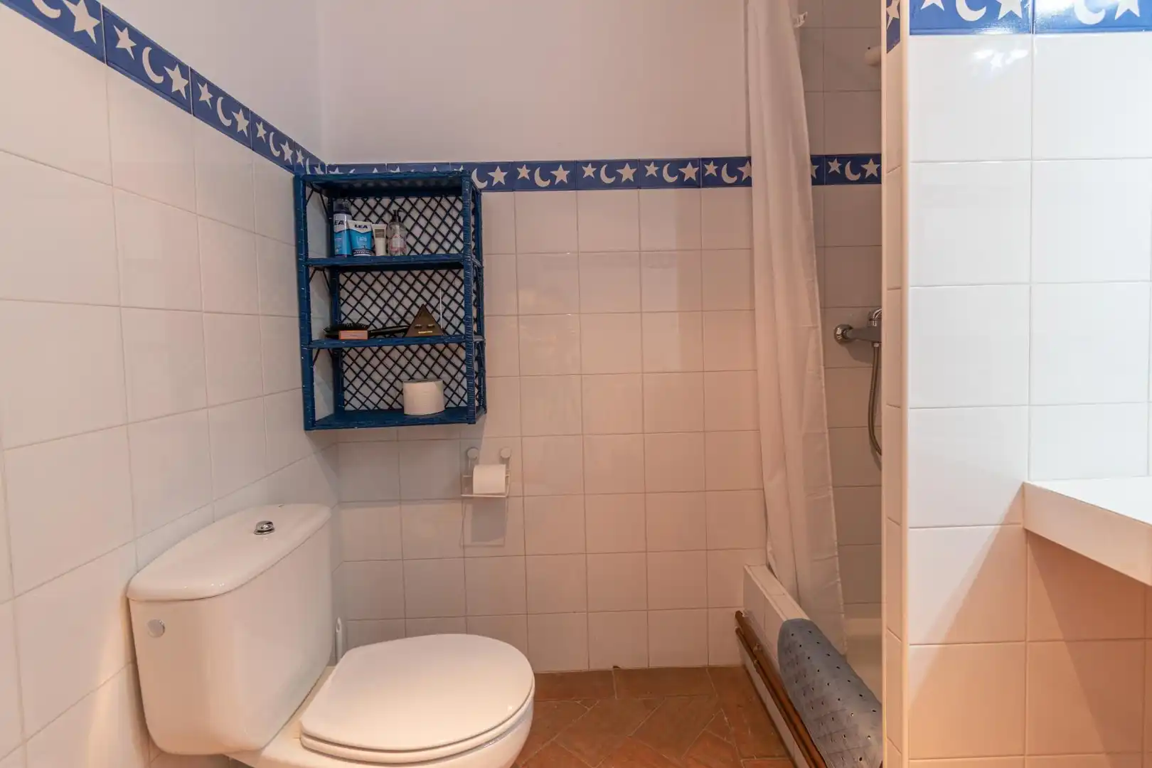 Bany de Casa o xalet en venda en Guadix amb Calefacció, Traster i Piscina