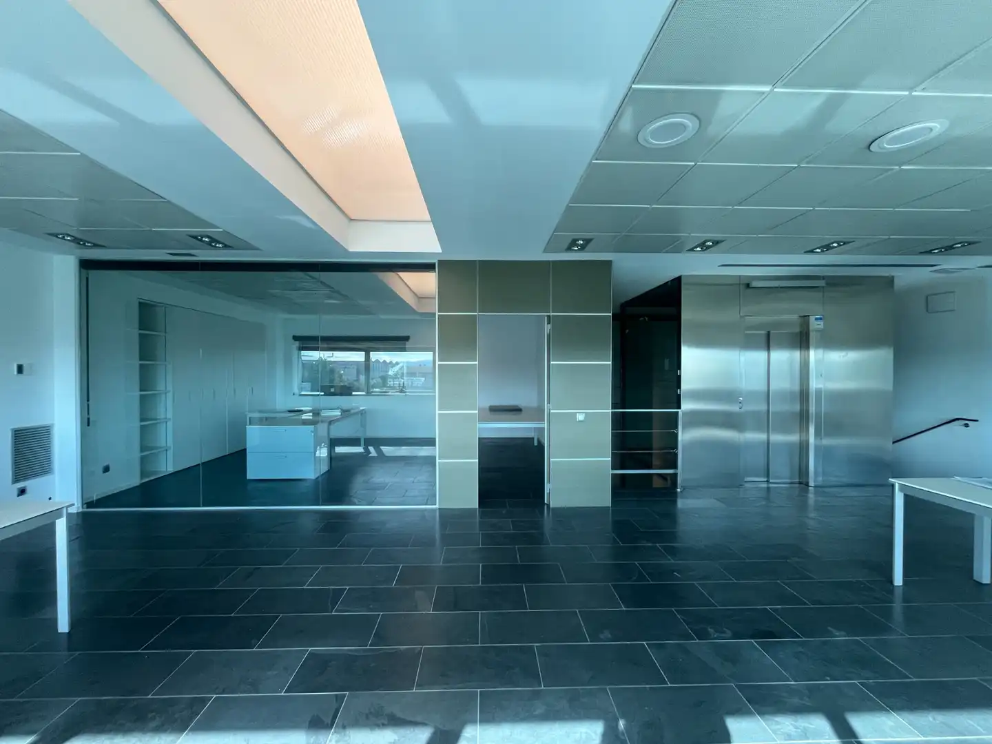 Nave industrial en venta en Salt con Calefacción y Alarma