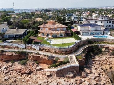 Villa con piscina in vendita a Orihuela Costa