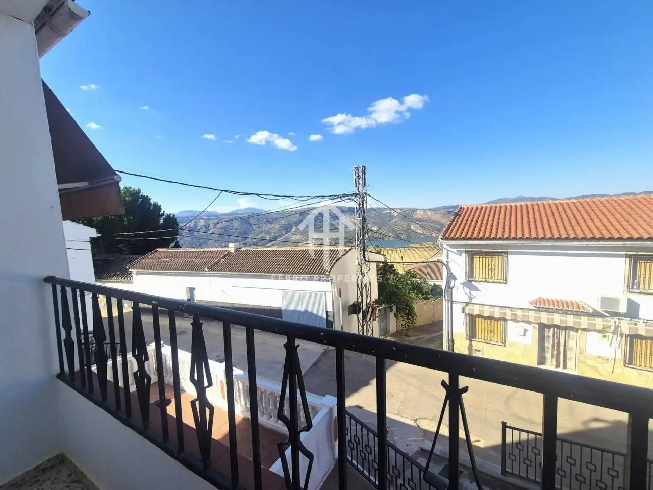 Vista exterior de Casa o xalet en venda en Loja amb Moblat
