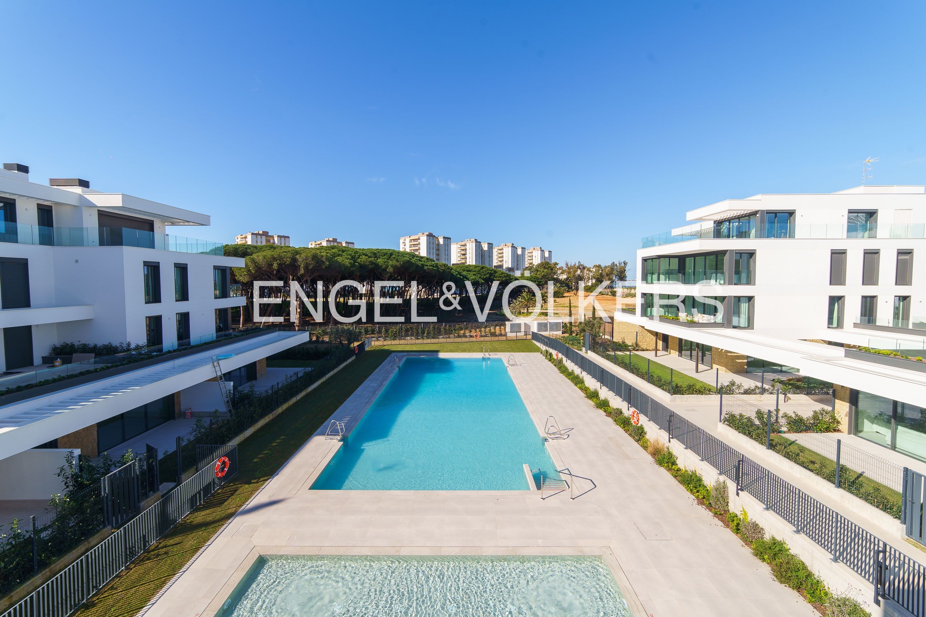 Swimming pool of Apartment for sale in El Puerto de Santa María  with Air Conditioner, Heating and Private garden