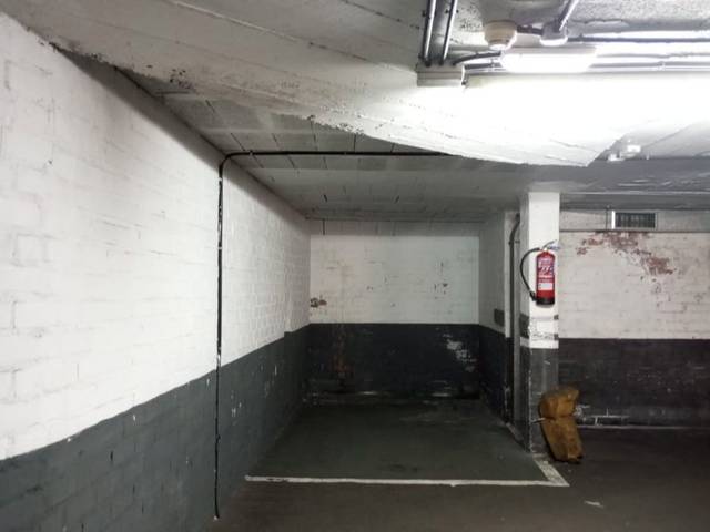 Garaje en Alquiler en Marcos Grijalvo Kalea, 3 en Txabarri - La Unión - Vista Alegre