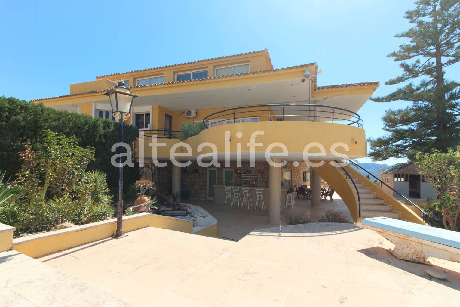 Vista exterior de Casa o chalet en venta en La Nucia con Aire acondicionado, Jardín privado y Terraza