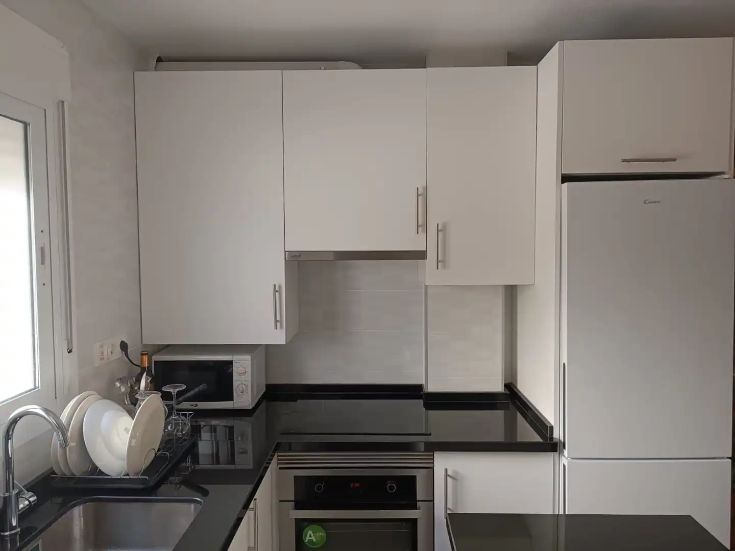 Cuina de Apartament de lloguer en Benalmádena amb Aire condicionat, Terrassa i Moblat