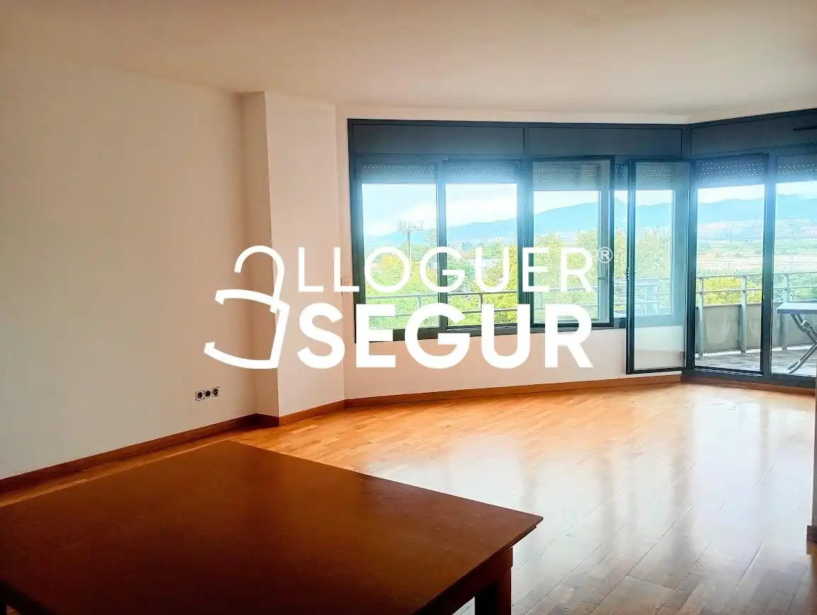 Flat for rent in Carlas Martí y Vilá, Centre