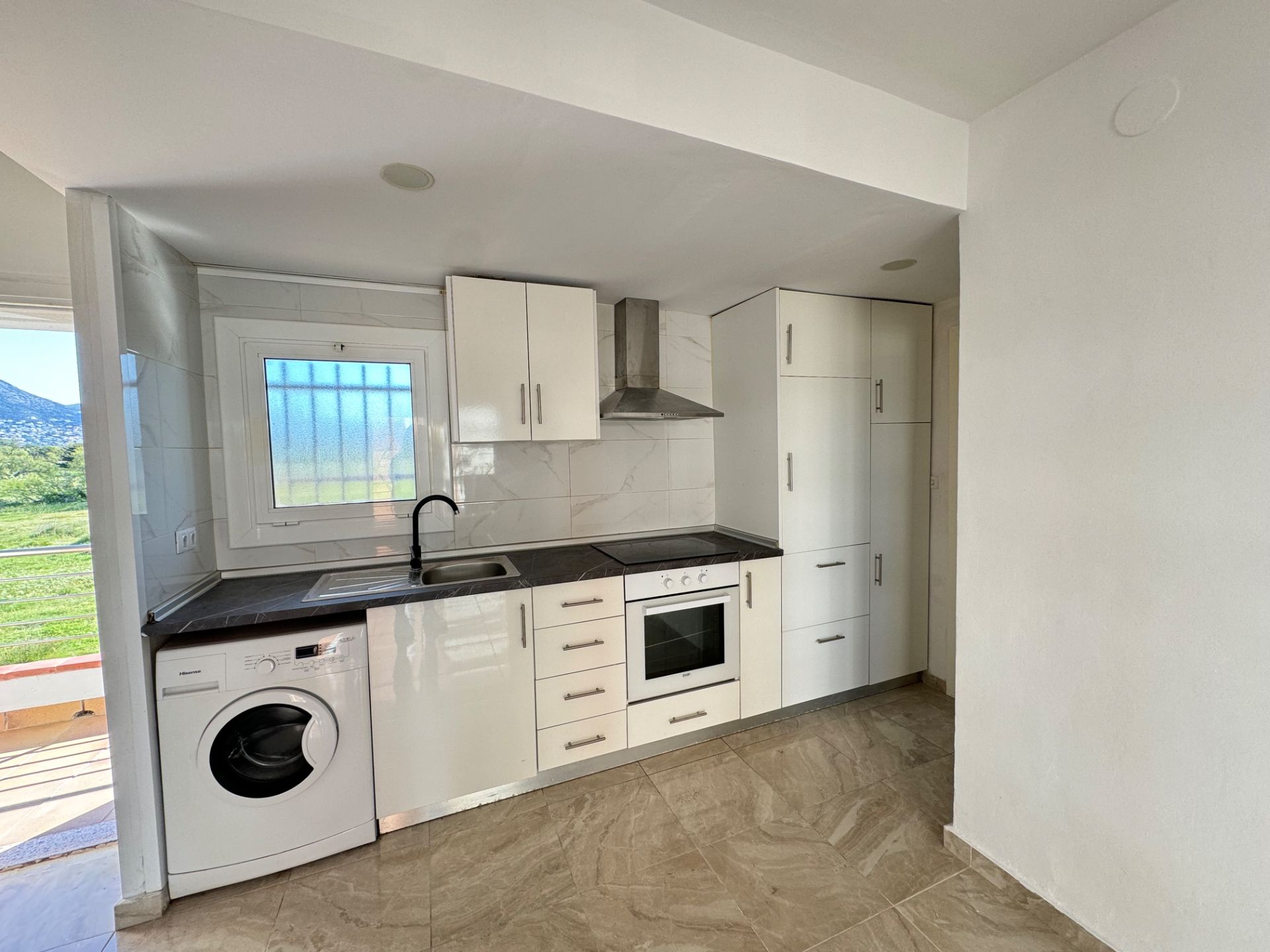 Kitchen of Flat for sale in Roses  with Heating, Terrace and Oven