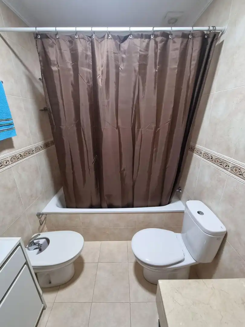 Bany de Casa adosada en venda en Algeciras amb Jardí privat, Traster i Piscina comunitària