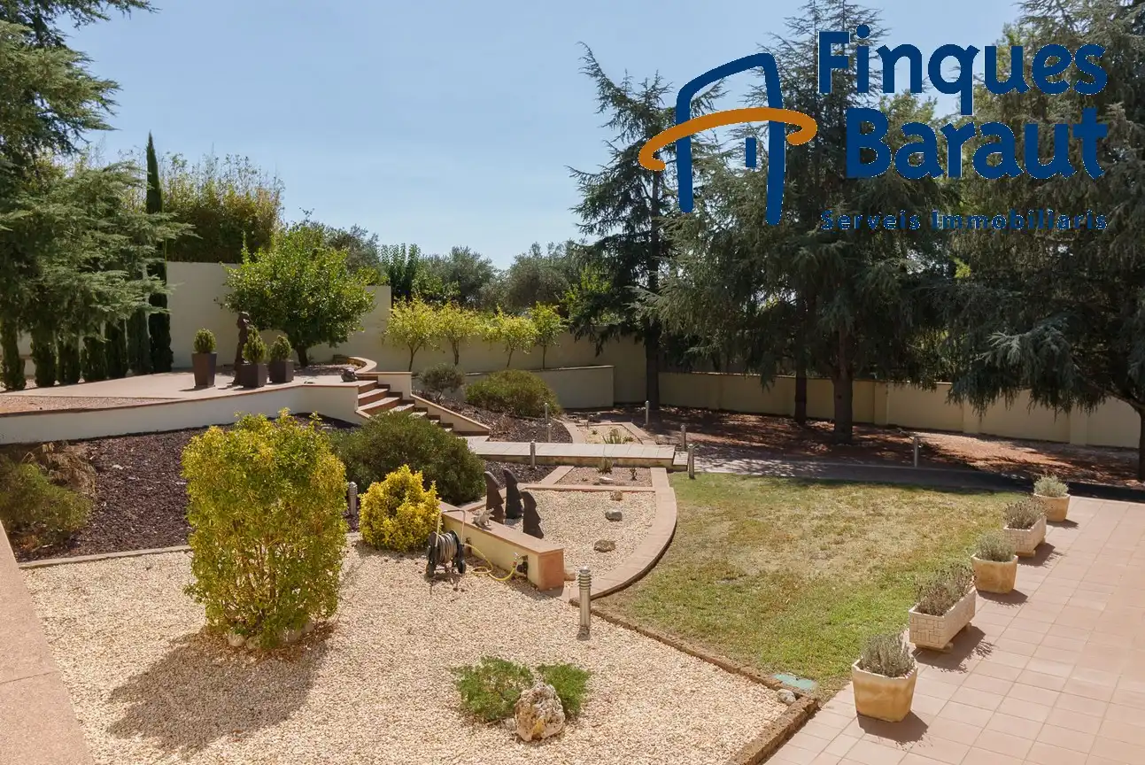 Garden of Houses for sale in Pau  with Air Conditioner, Heating and Private garden