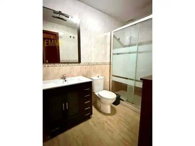 Baño de Piso en venta en Ronda con Amueblado