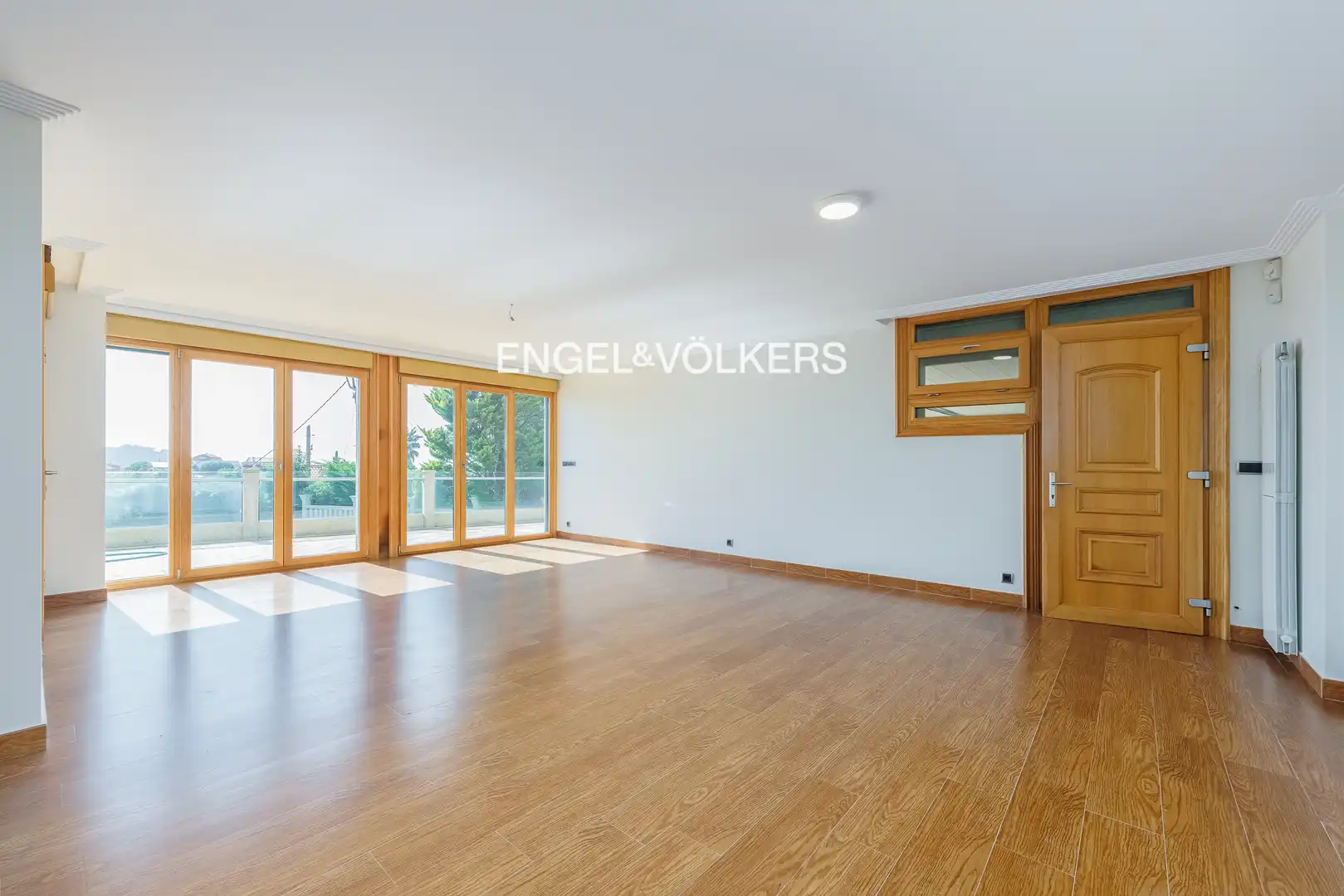 Sala de estar de Casa o chalet en venta en Nigrán con Calefacción, Jardín privado y Piscina