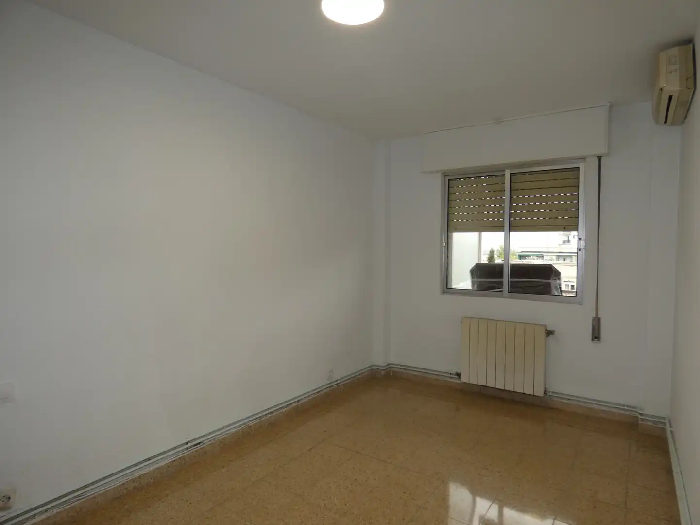 Schlafzimmer von Wohnung zum Verkauf in Coslada mit Heizung