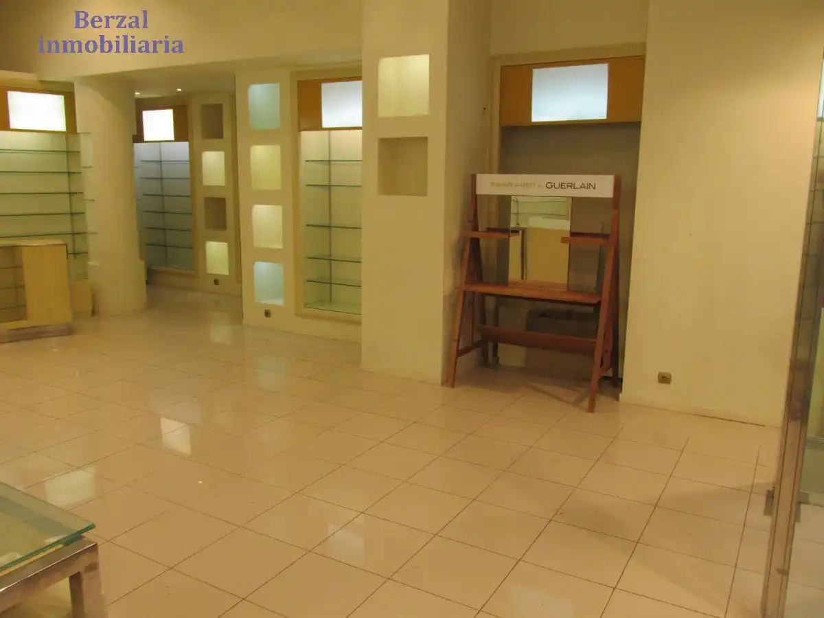 Local comercial en alquiler en Calle Doctores Castroviejo, imagen 8