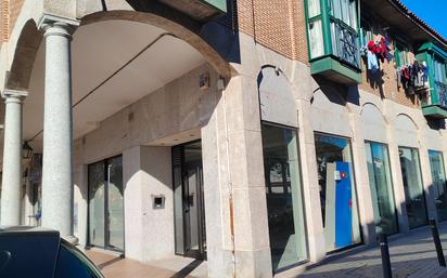 Exterior view of Premises to rent in Sevilla la Nueva  with Air Conditioner