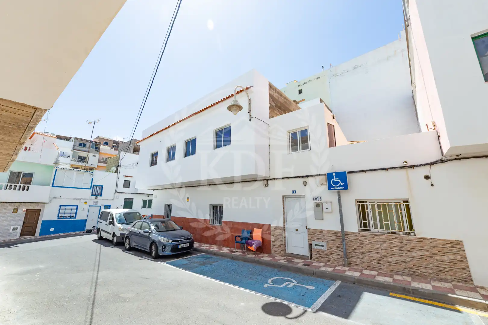Vista exterior de Edifici en venda en Arico amb Alarma