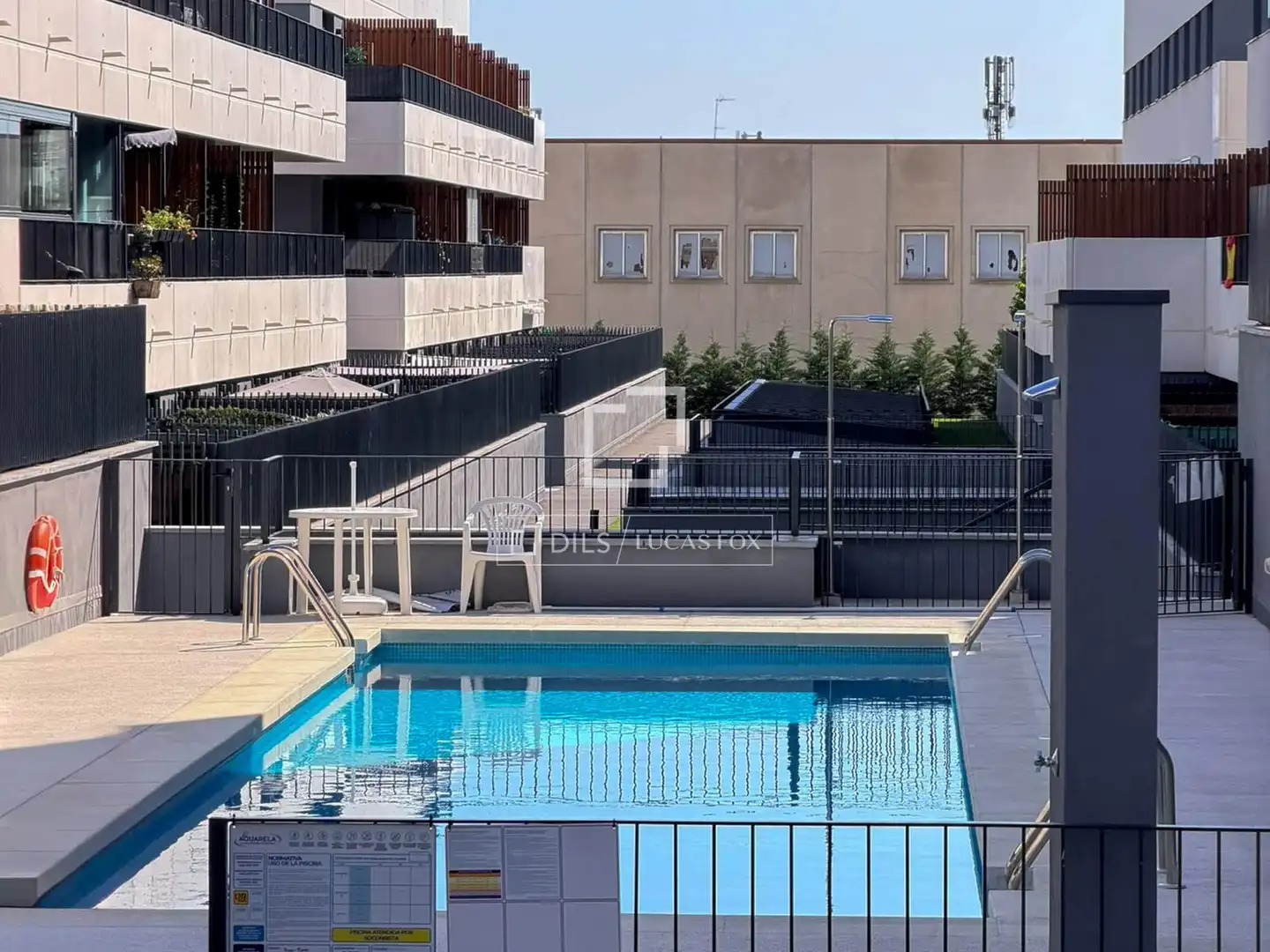 Schwimmbecken von Wohnung zur Miete in San Sebastián de los Reyes mit Klimaanlage, Heizung und Schwimmbad
