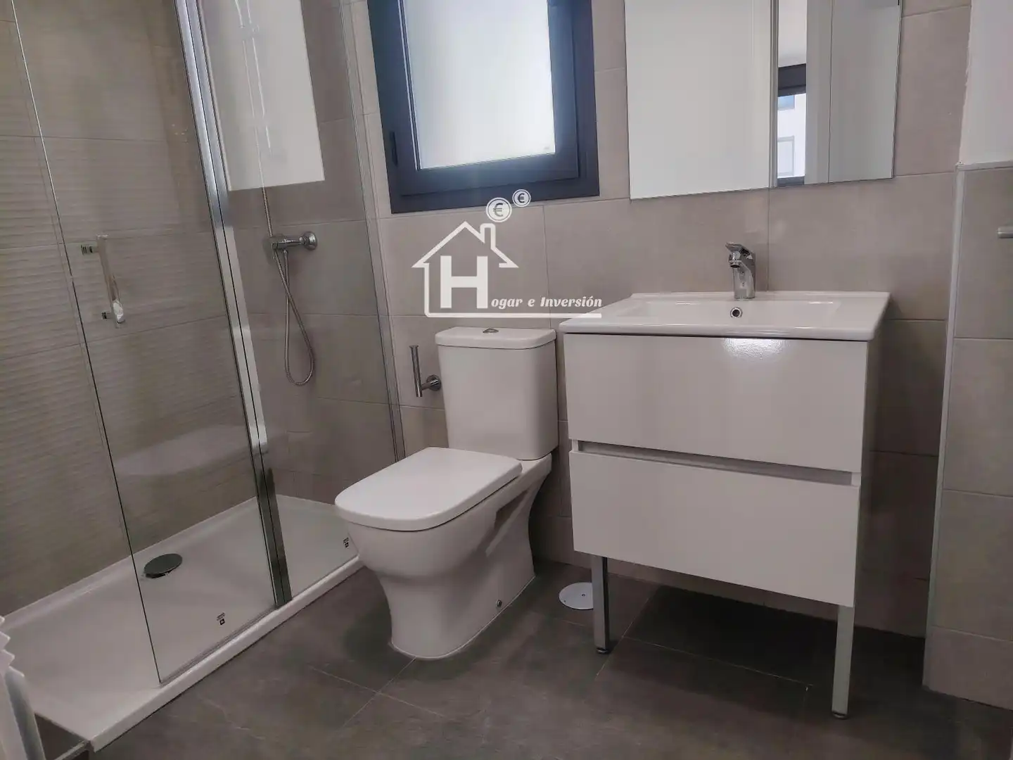 Badezimmer von Wohnung zur Miete in Guadalajara mit Klimaanlage, Heizung und Terrasse