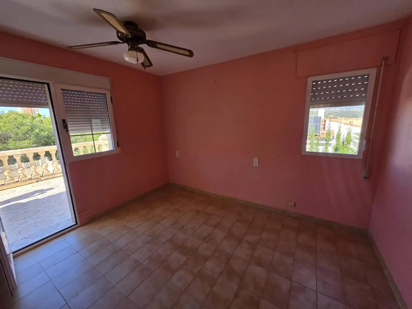 Chalet con piscina en venta en Calle ROTTERDAM, imagen 3