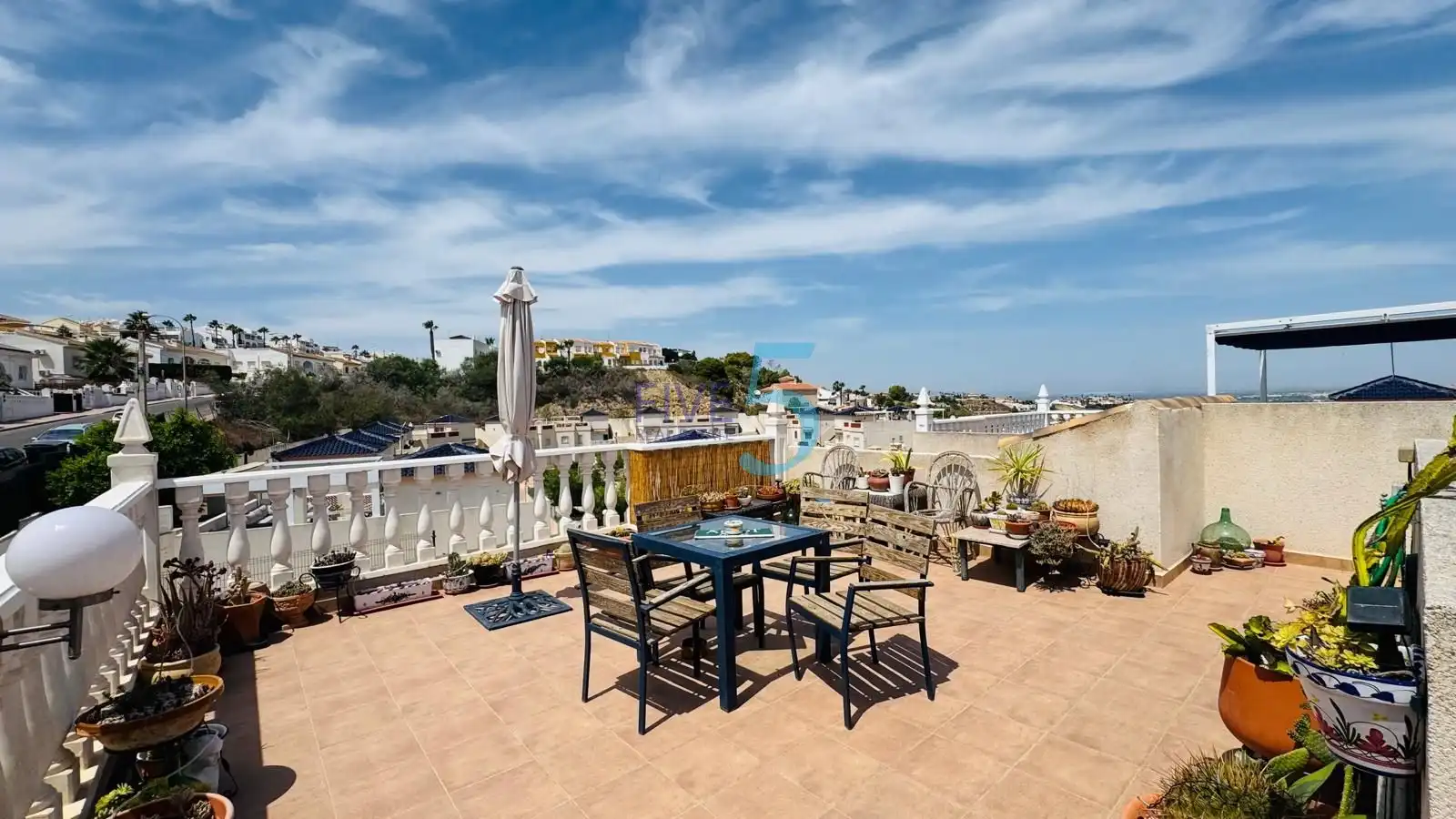 Casa adosada en venta en Rojales Hills - Rosa Bugalows