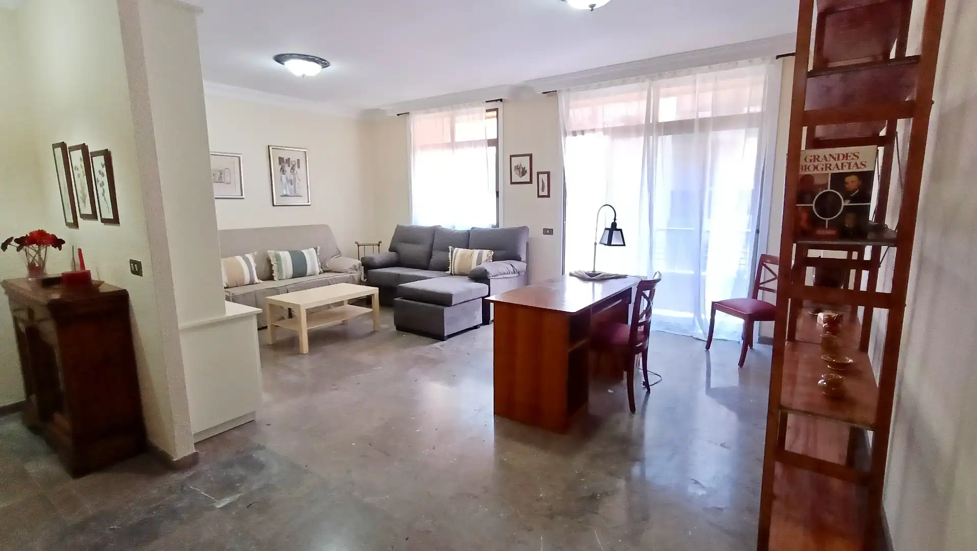 Sala d'estar de Pis de lloguer en Santa Cruz de Tenerife amb Moblat