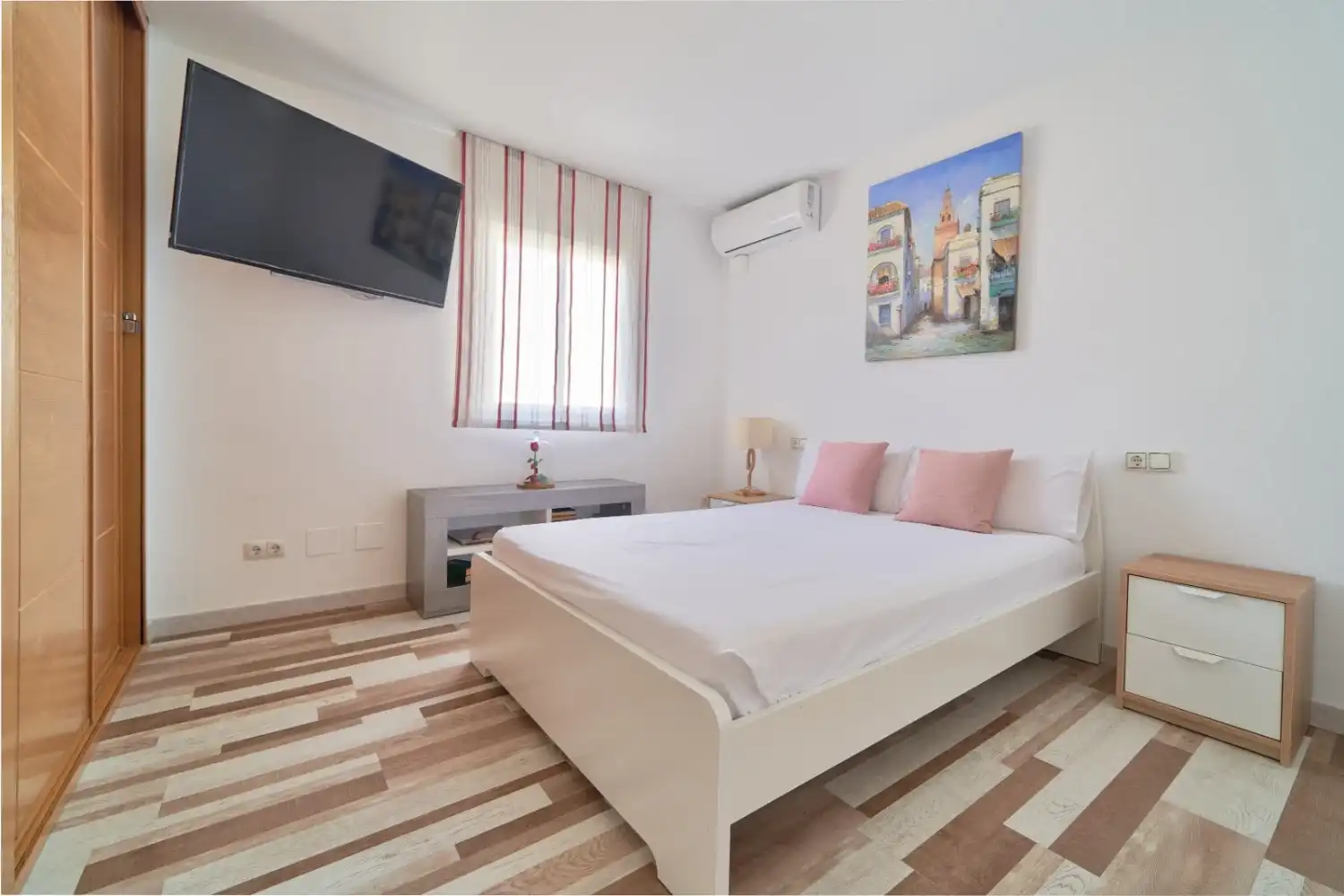 Habitación de Ático de alquiler en Málaga con Aire acondicionado, Amueblado y Lavadora