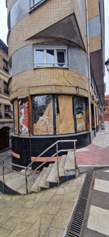 Local comercial en Venta en Calle Padre Suarez, 8 en Santo Domingo - El Campillín