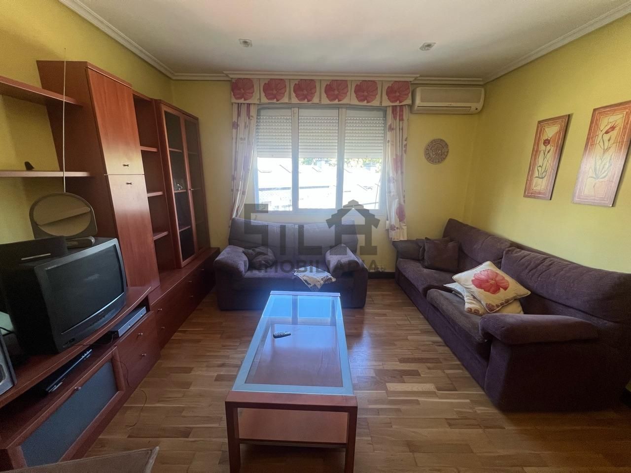 Sala d'estar de Pis en venda en Ourense Capital  amb Aire condicionat, Calefacció i Moblat