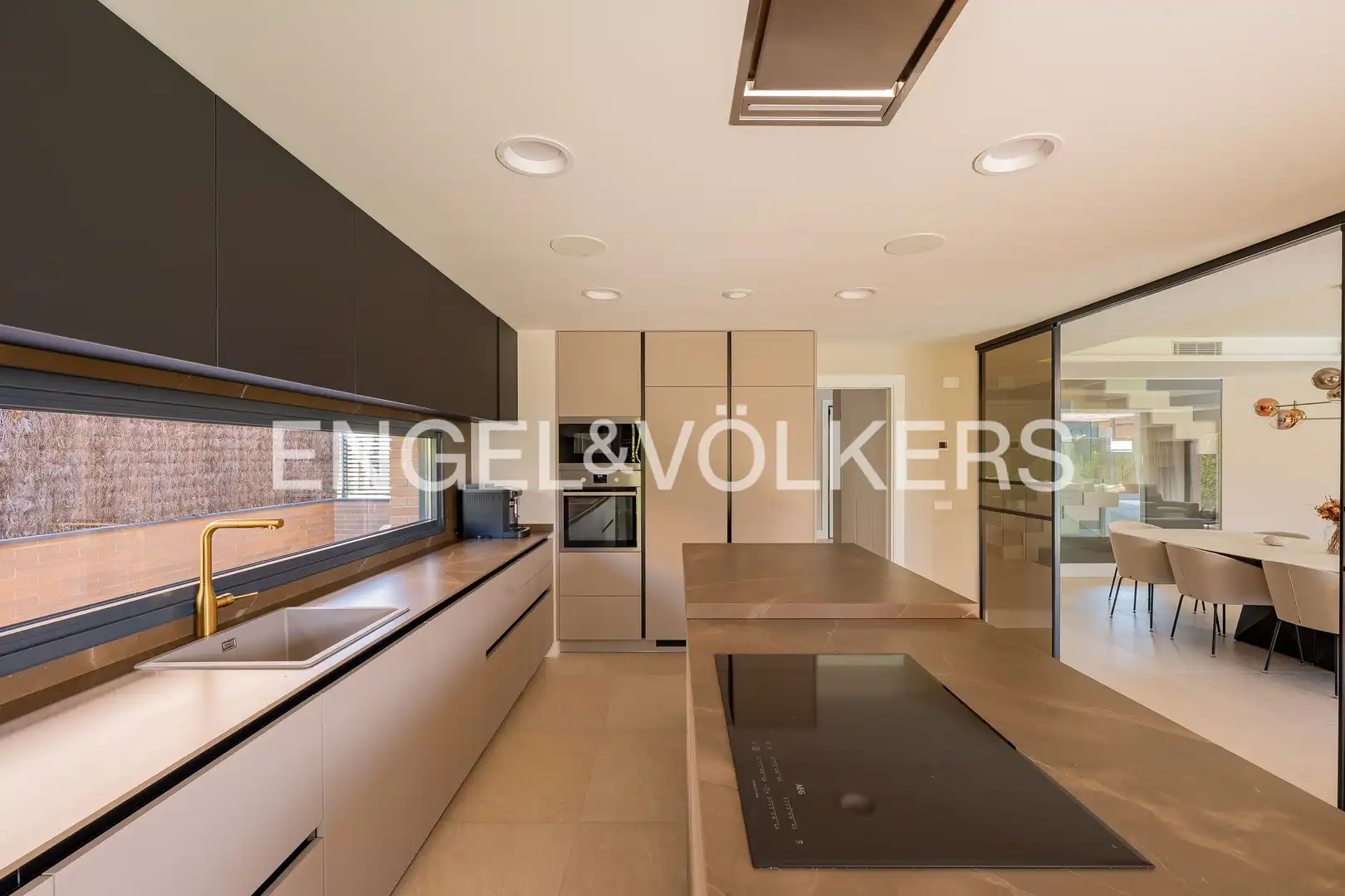 Cocina de Casa o chalet en venta en Las Rozas de Madrid con Aire acondicionado, Calefacción y Jardín privado