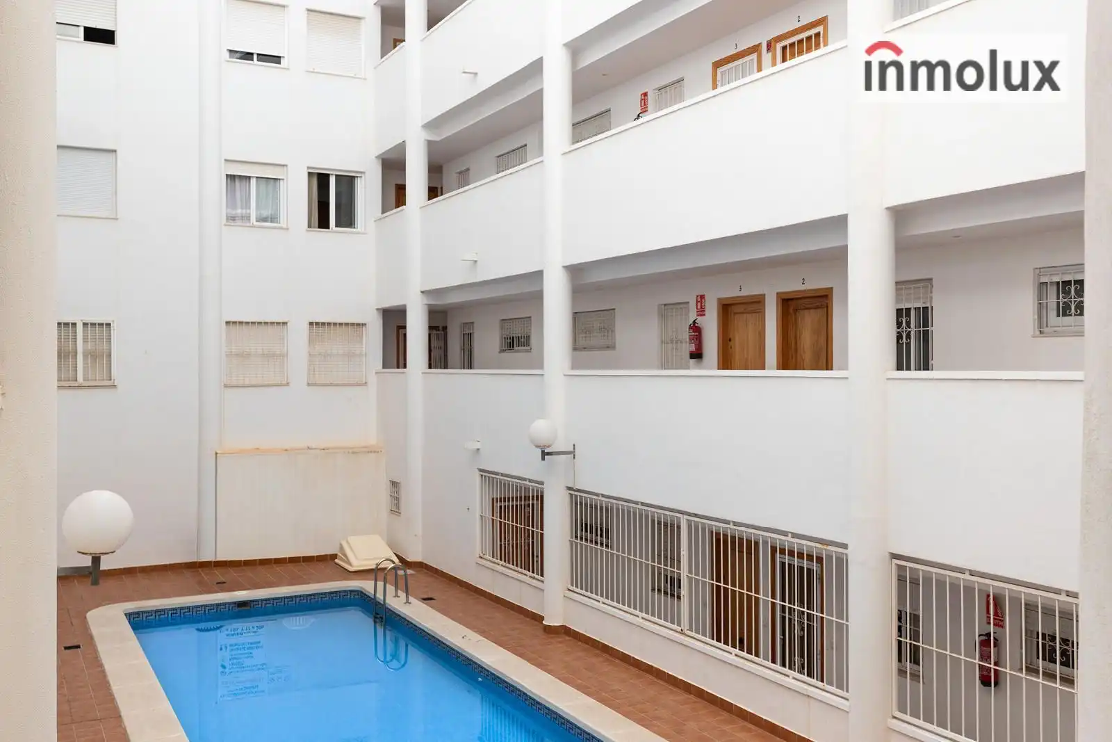 Piscina de Pis en venda en Torrevieja amb Aire condicionat, Terrassa i Piscina