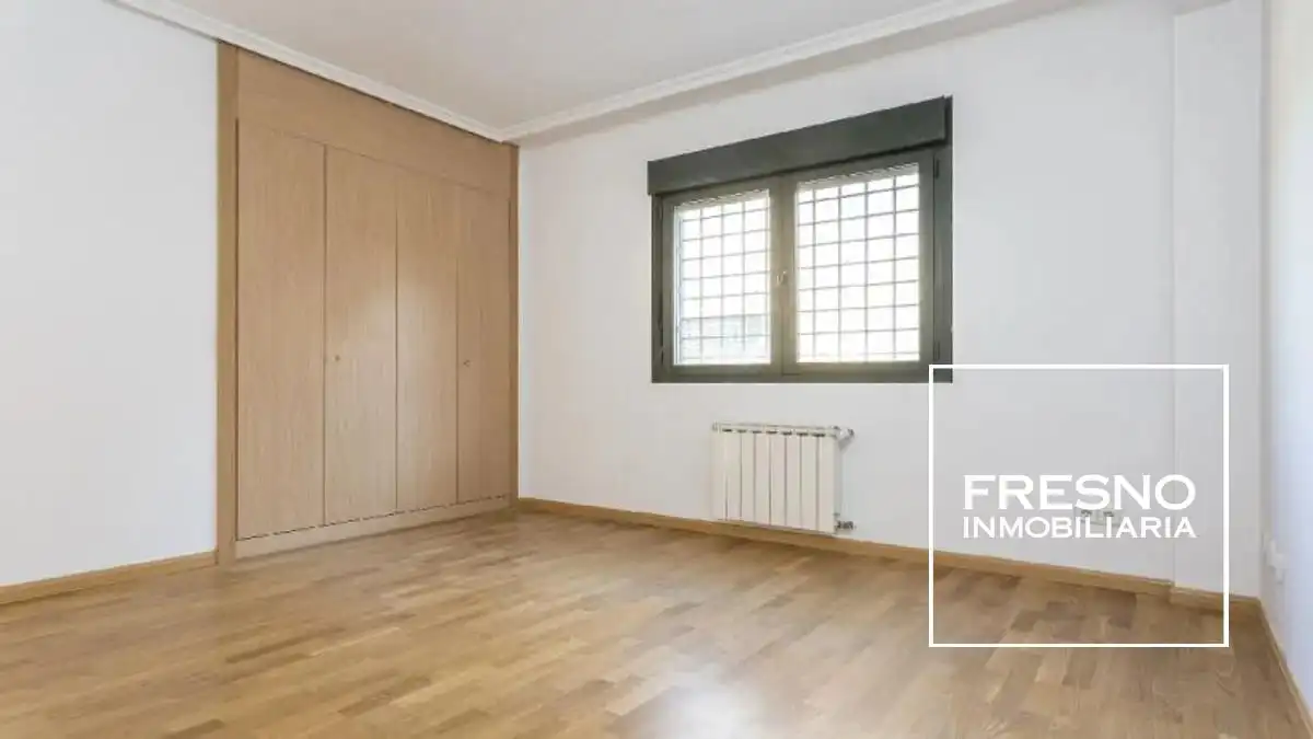 Habitación de Casa adosada en venta en Rivas-Vaciamadrid con Jardín privado