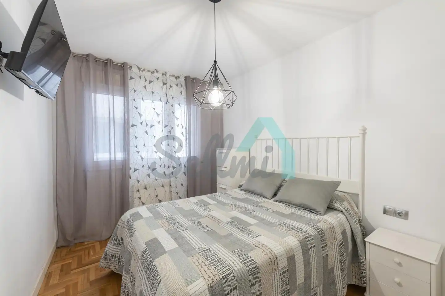 Flat for rent in Pablo Iglesias, Barrio del Centro