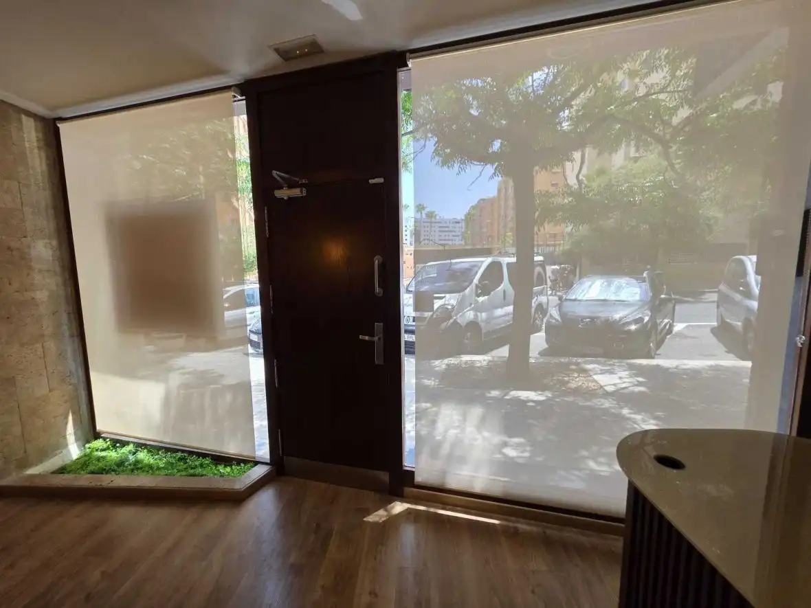 Local comercial de lloguer a Av. de Ansaldo, imagen 6