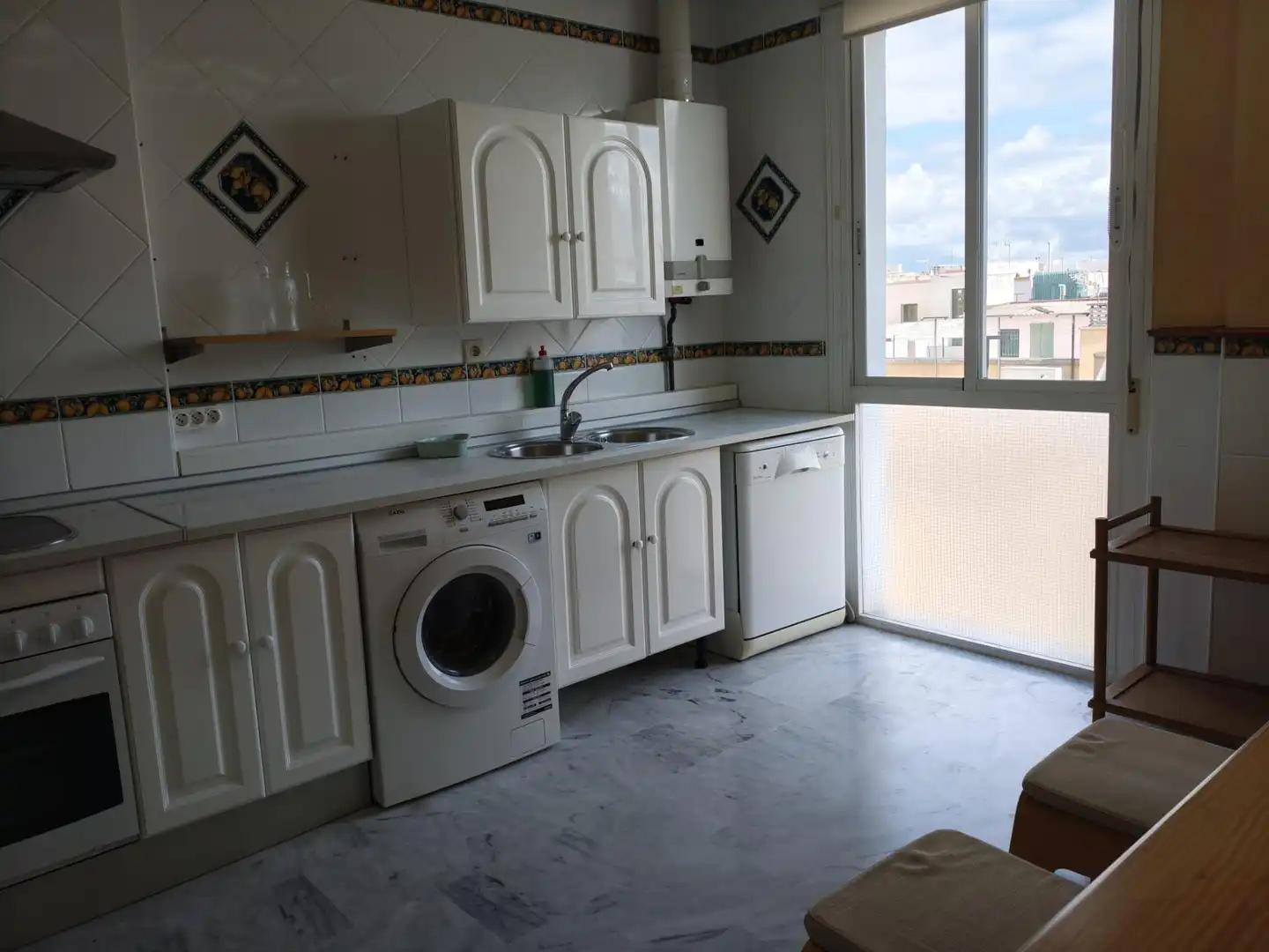 Cocina de Piso en venta en Sevilla con Balcón y Jacuzzi