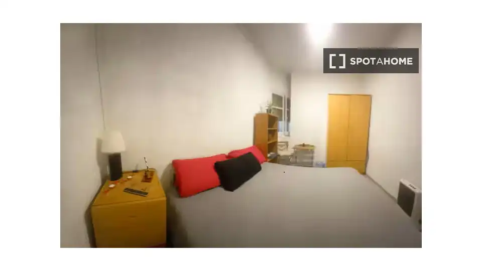 Bedroom of Flat for share in Madrid  with Air Conditioner, Heating and Furnished