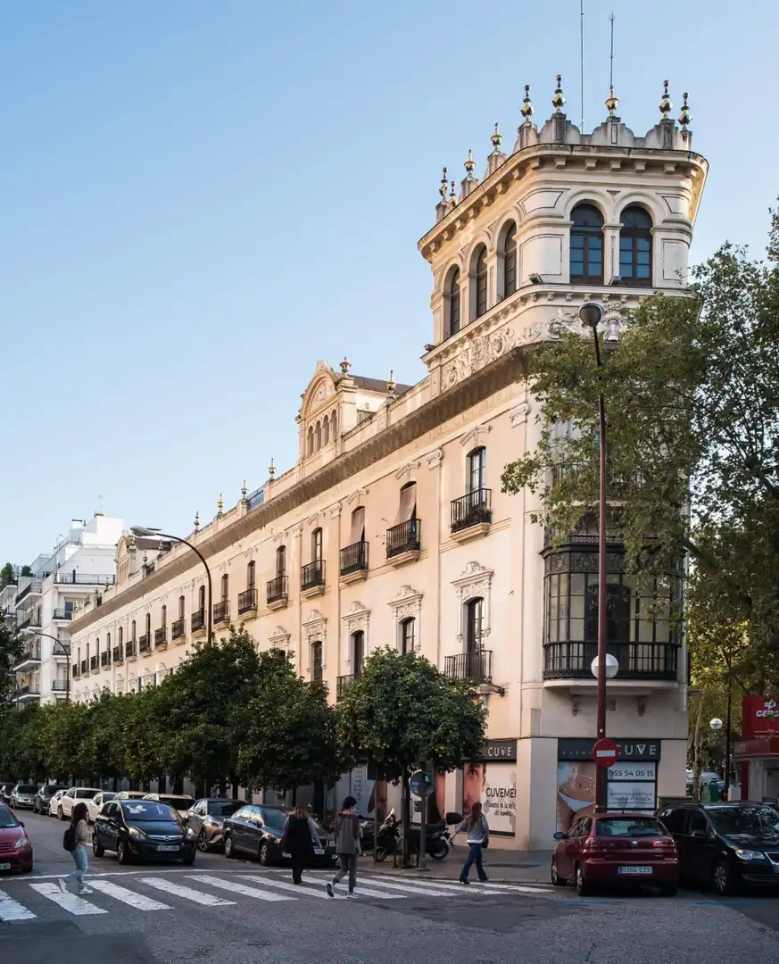 Vista exterior de Local de alquiler en  Sevilla Capital