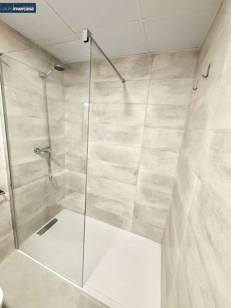 Badezimmer von Wohnung zur Miete in Quart de Poblet mit Klimaanlage, Abstellraum und Möbliert