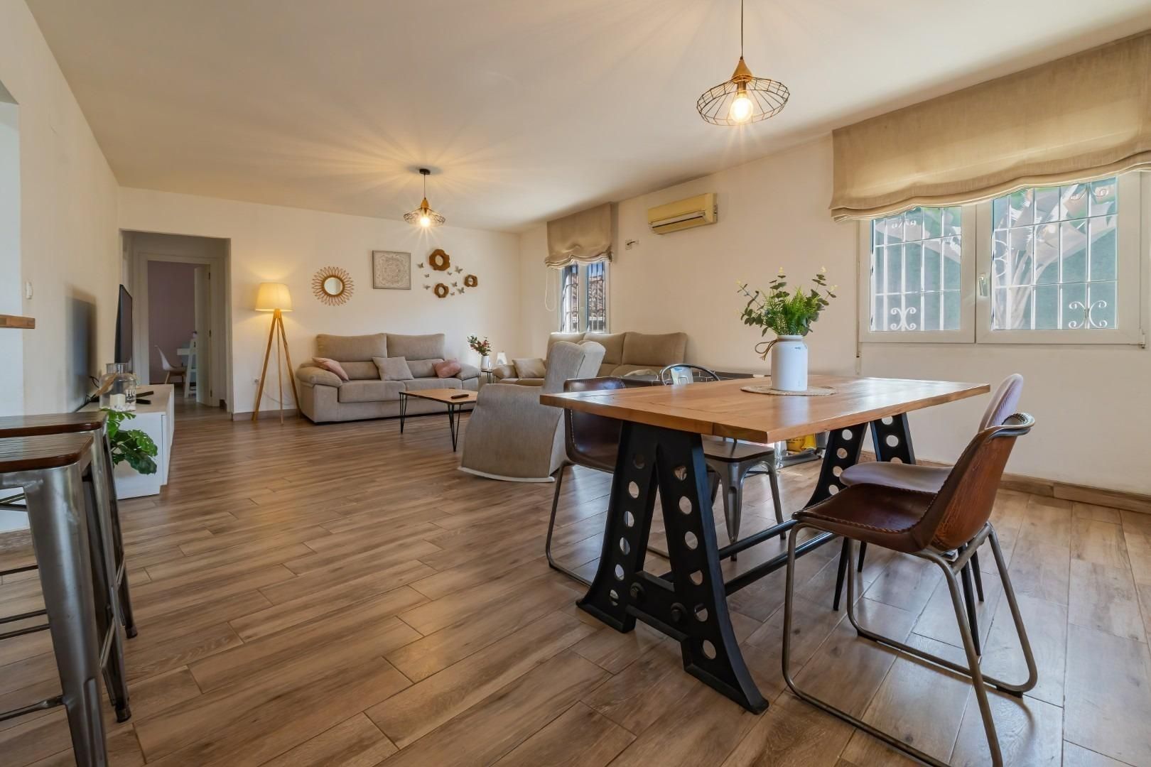 Menjador de Casa o xalet en venda en Torrevieja amb Aire condicionat, Calefacció i Jardí privat