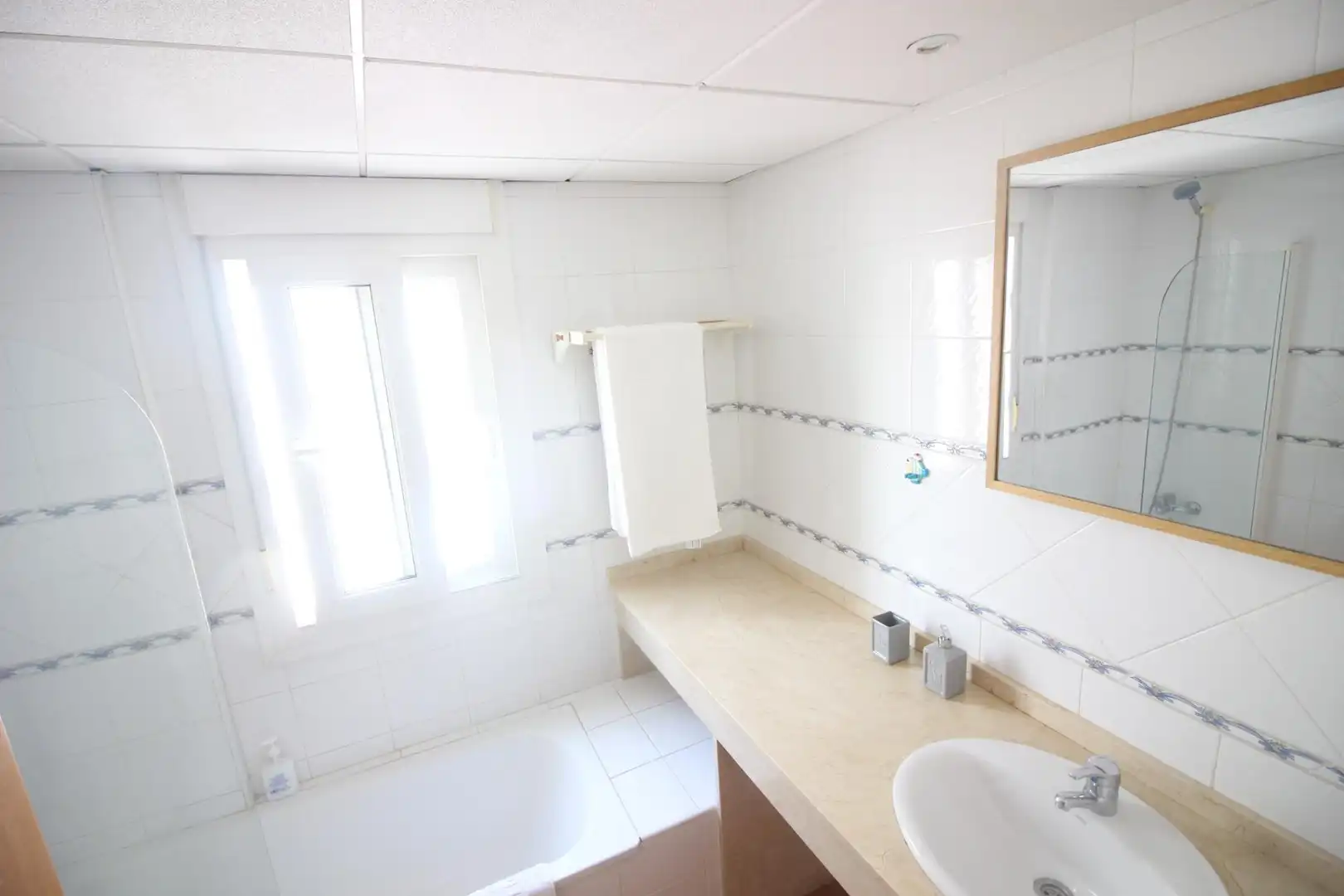 Bathroom of Flat for sale in Marbella