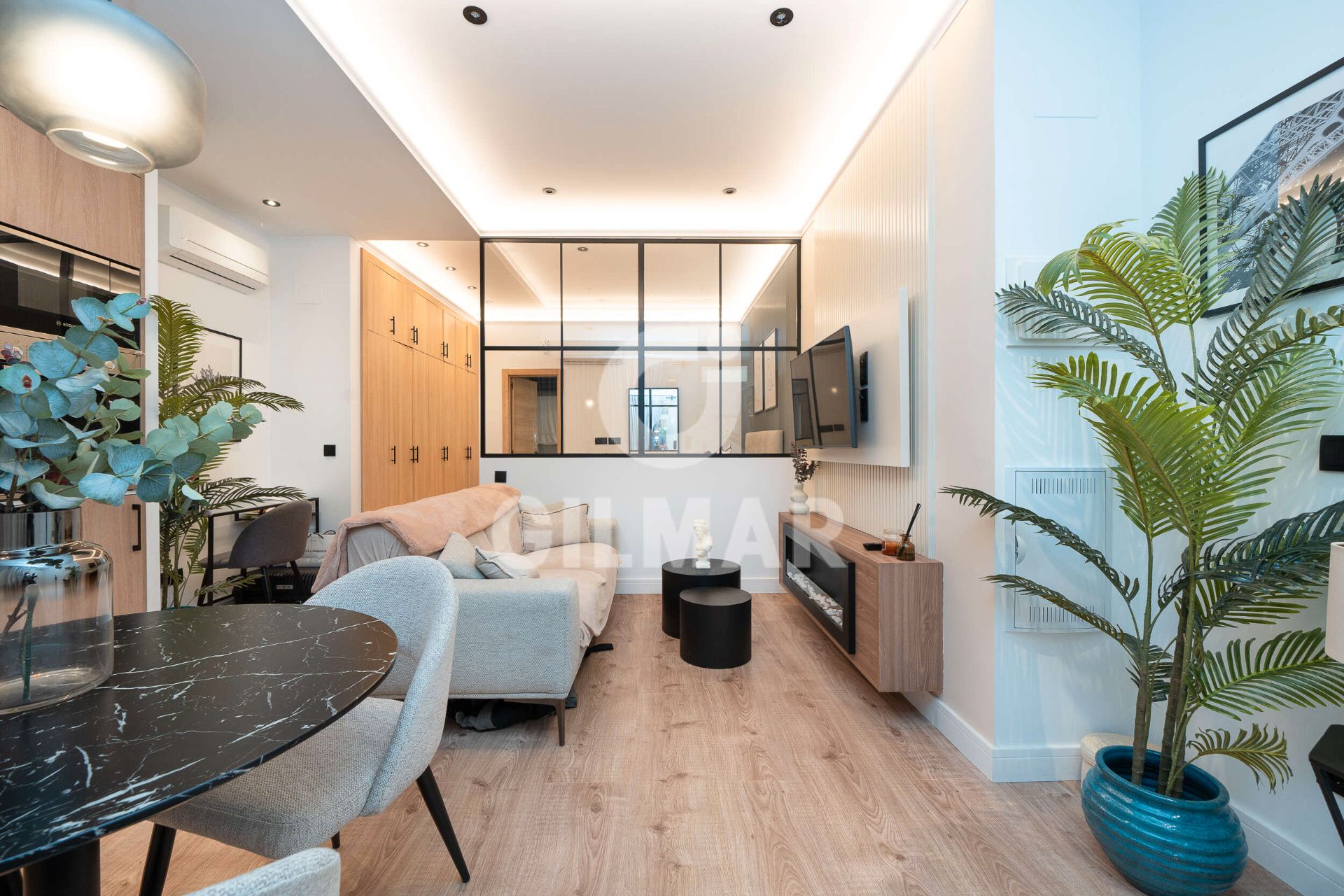 Sala d'estar de Estudi en venda en  Madrid Capital amb Aire condicionat